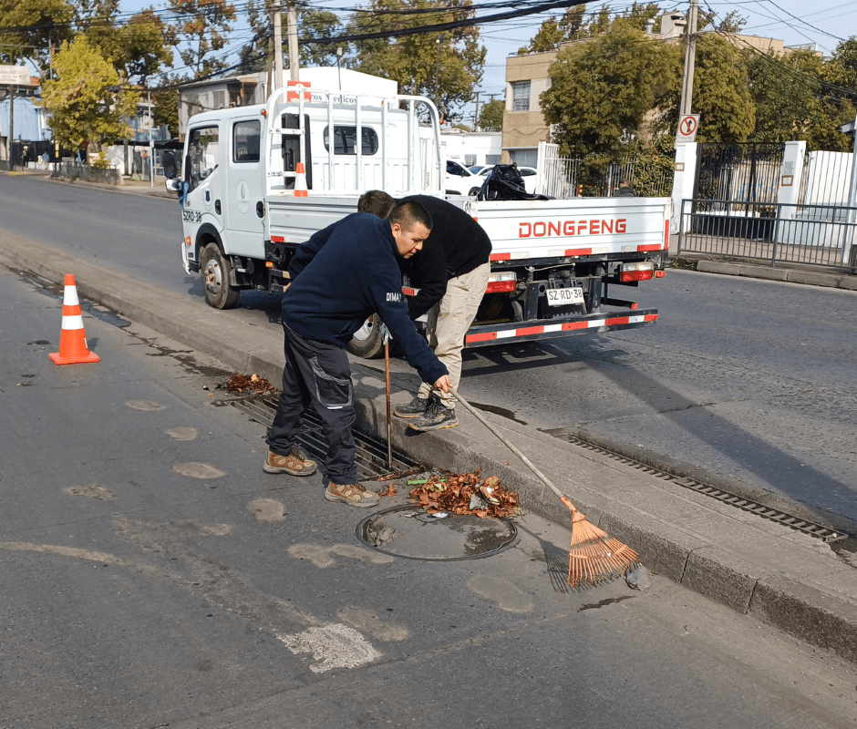 Con éxito se realiza limpieza de sumideros en arterias principales