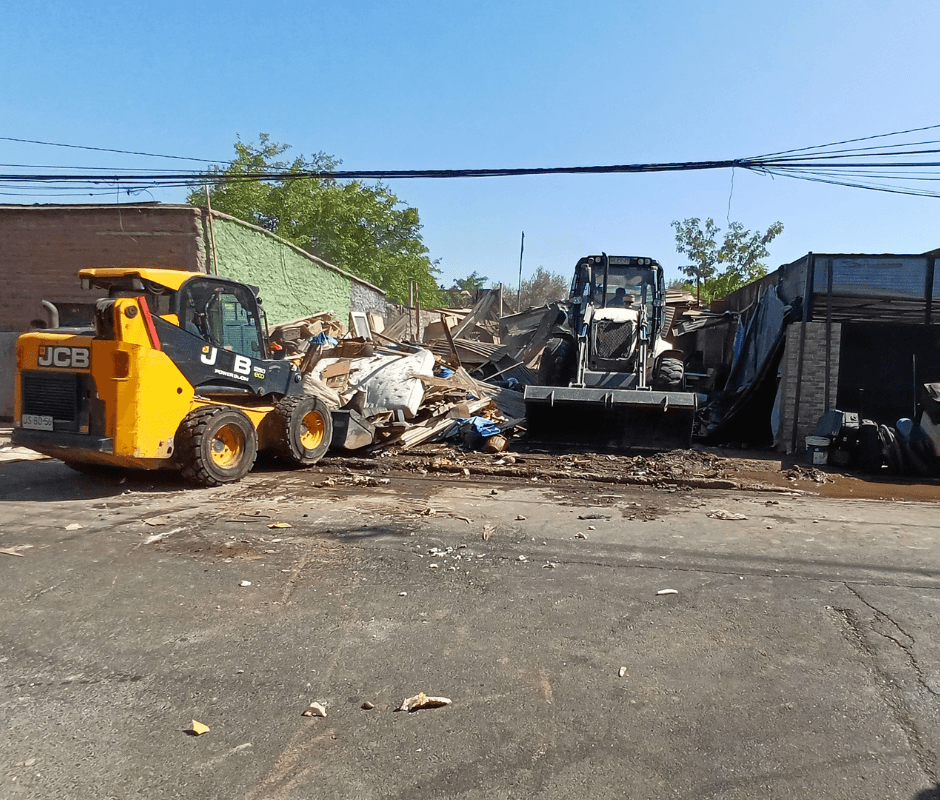 Municipio de La Cisterna pone fin a vertedero clandestino